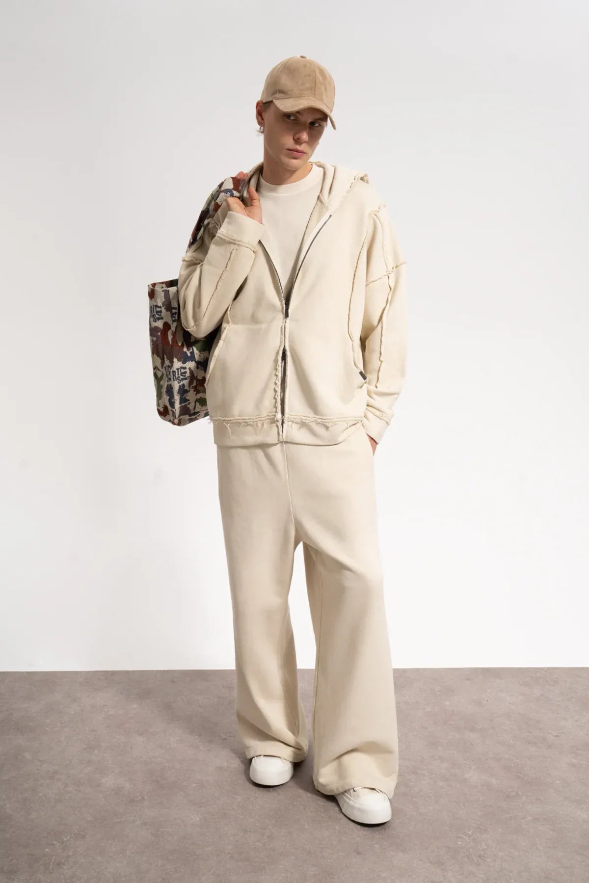Erkek Baggy Fit Washed Sweatpants - Bej - REST 147